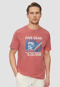 s.Oliver MIT ARTWORK UND FRONT - T-shirt print - himbeere