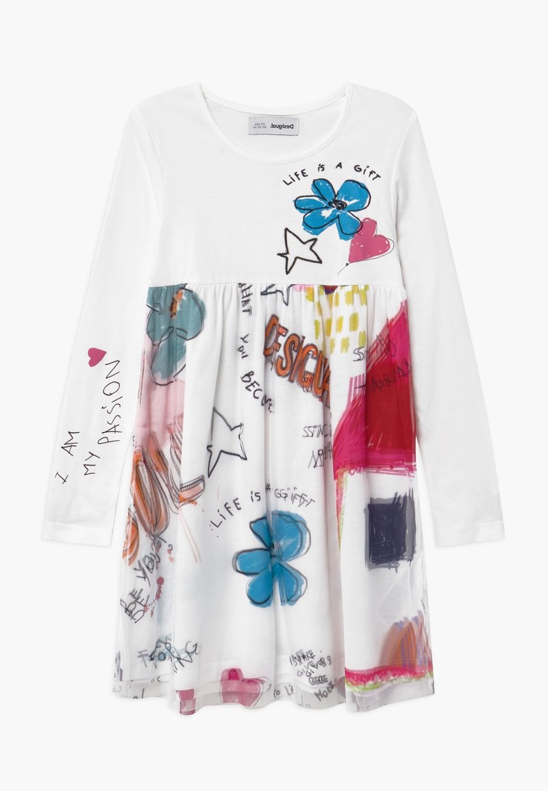Robe blanche à manches longues avec des motifs abstraits colorés, fleurs bleues, étoiles, cœurs, et des textes tels que "La vie est un cadeau" et "Je suis ma passion."
