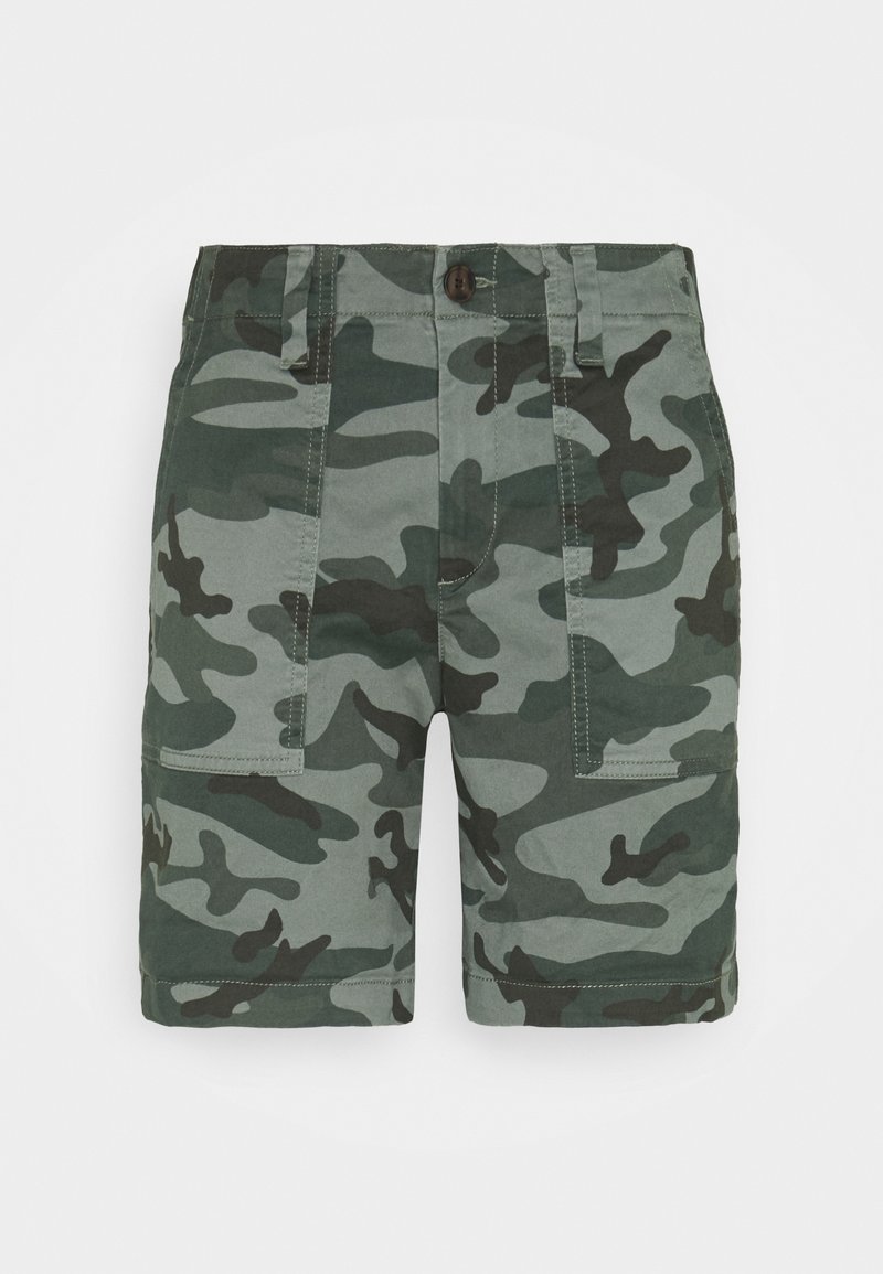 Camo-shorts i bomull. Har ett grönt och grått mönster, två framfickor och knäppning vid midjan.