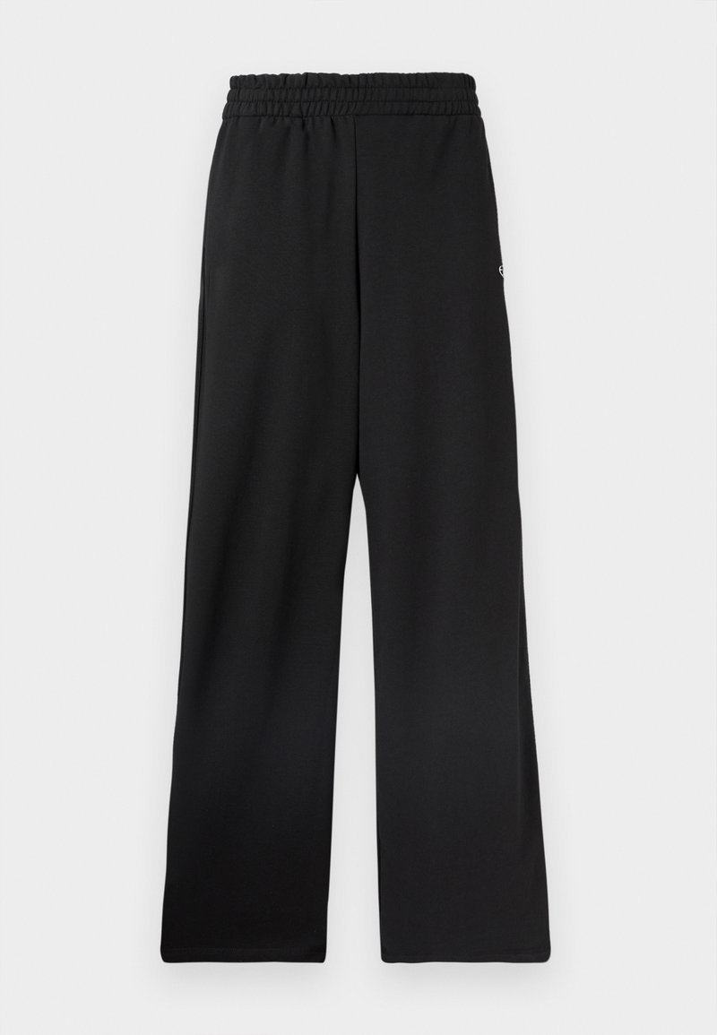 Pantalones negros de pierna ancha con cinturilla elástica, fabricados con un material suave. No tienen bolsillos ni patrones distintivos.