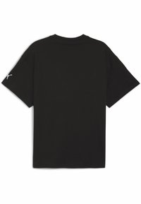 Czarny bawełniany t-shirt z krótkimi rękawami, okrągłym dekoltem i małym białym logo na lewym ramieniu. Gładka tekstura i luźny krój.