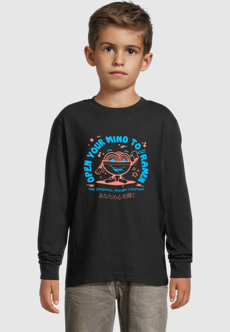 Schwarzes Langarmshirt mit einem bunten Cartoon-Motiv einer Schüssel Ramen und dem Text "Öffne deinen Geist für Ramen" in Blau und Pink.