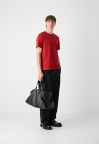 Tommy Hilfiger ESSENTIAL TEE - Základné tričko - dark magma