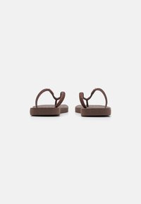 Havaianas SQUARE GLITTER - T-pántos szandálok - dark brown