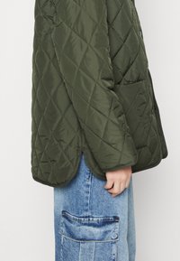 Lindex Overgangsjakke - olive