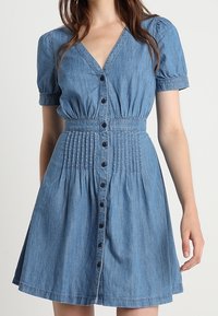 Madewell Vapaa-ajan mekko - light-blue denim