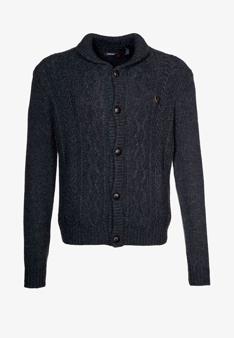 Cardigan gris foncé en maille torsadée avec cinq boutons à l'avant, poignets et ourlet côtelés, et un petit logo en écusson sur la poitrine gauche.