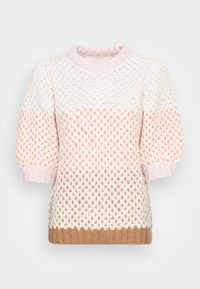 Sweter dziewiarski w jasnoróżowym, białym i łososiowym kolorze w gradient, z teksturowanym wzorem ściegów oraz ściągaczami przy mankietach i u dołu.