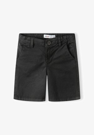 Crne pamučne kratke hlače klasičnog kroja, s prednjim zatvaračem na dugme i dva bočna džepa. Glatka tekstura i čisti rubovi.