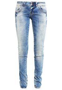 Slim-fit jeans i ljusblå denim med blekningar, femfickorsdesign och knappstängning, med subtila whiskeringar och sömnadsdetaljer.