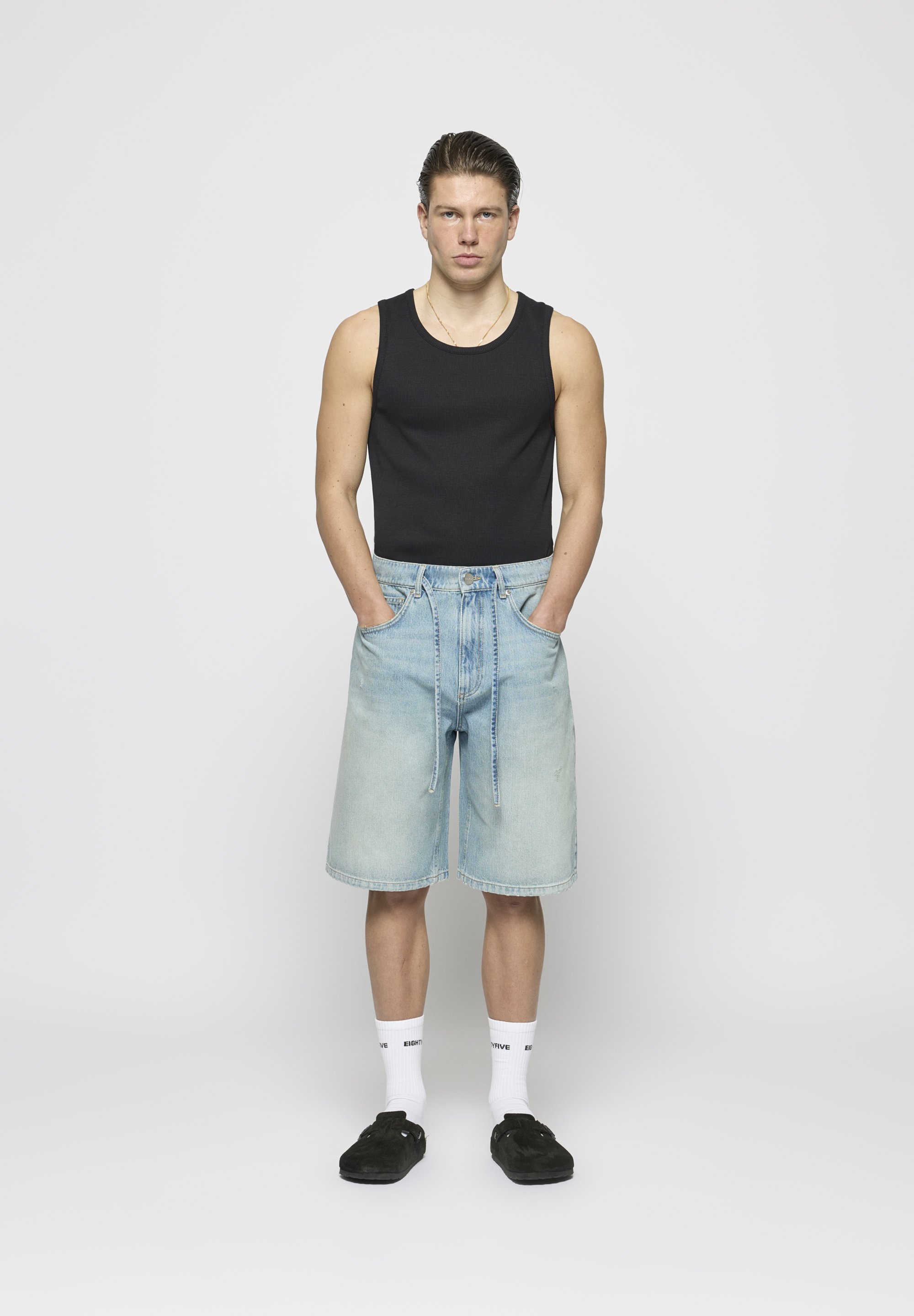 BAGGY UNISEX - Denim shorts - Product Details