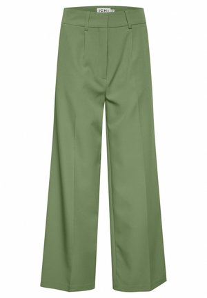 Pantalons larges verts en tissu lisse, avec une taille haute, deux poches avant et des plis nets pour un détail soigné.