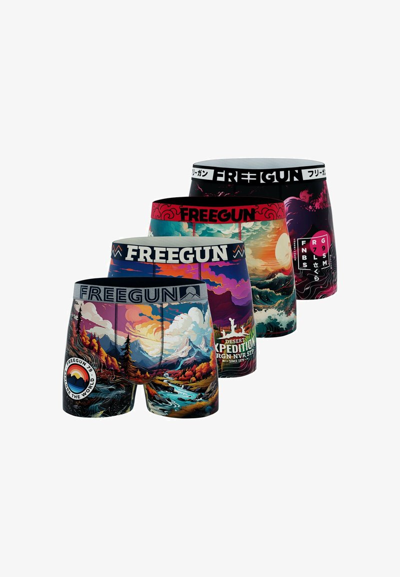 Quatre paires de boxers Freegun, chacune aux imprimés vibrants inspirés de la nature avec des couleurs et motifs distincts, ainsi que des ceintures de marque.