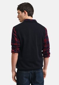 GANT Stickad tröja - black