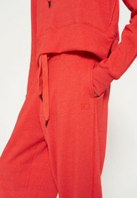 10DAYS FAVOURITE  - Trainingsbroek - poppy red