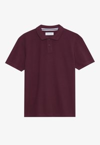 Burgundska polo majica od mekanog pamuka. Ima klasičan okovratnik, kratke rukave, placket sa dva dugmeta i prugaste detalje na ovratniku.