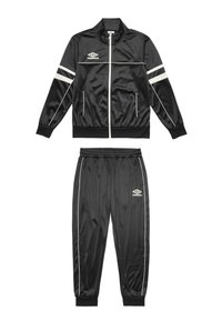 Tuta nera con giacca a zip e pantaloni con vita elastica. Realizzato in materiale lucido, presenta righe bianche e dettagli con il logo.