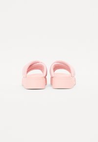 Tommy Jeans FLATFORM SANDAL - Iešļūcenes - delicate pink