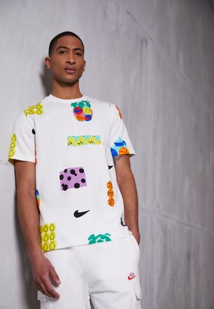 AIR OPEN TEE - Printtipaita - white