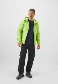 Peak Performance HELIUM HOOD - Dunjakke - stand out green