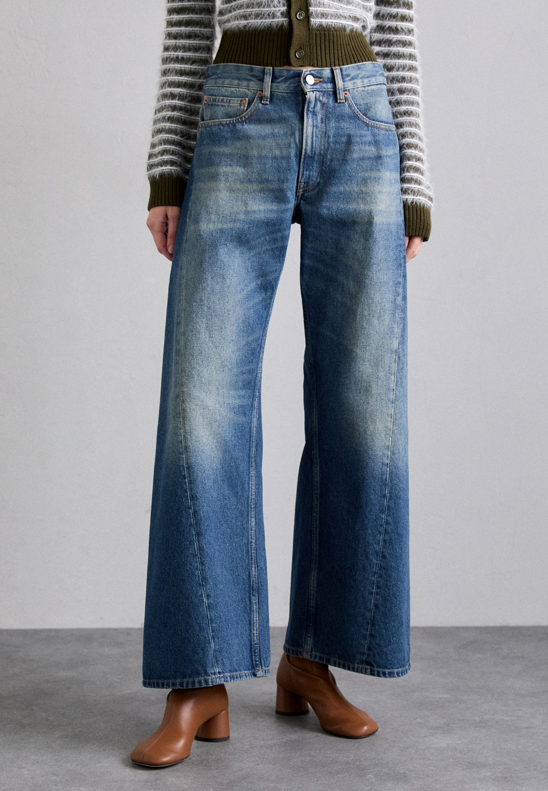 MM6 Maison Margiela PANTS 5 POCKETS - Relaxed fit jeans - blue 