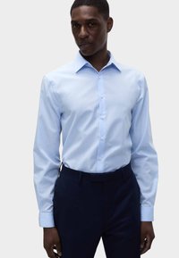 NON IRON - Camisa elegante - light blue