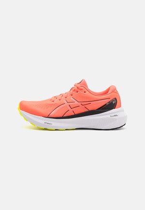 GEL-KAYANO 30 - Laufschuh Stabilität - sunrise red/black