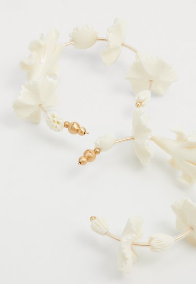 Cult Gaia EARRING - Korvakorut - white