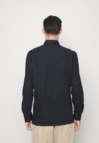 Minimum HEYES - Camisa - navy blazer