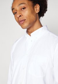 Esprit SOLID SHIRT SLIM FIT - Srajca - white