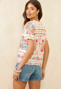 Lipsy REGULAR FIT - PRINTED  - Marškinėliai su spaudiniu - white