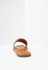 Inuovo Mules - brown