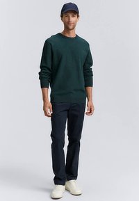 TOM TAILOR Džemperis - jasper green/navy twotone