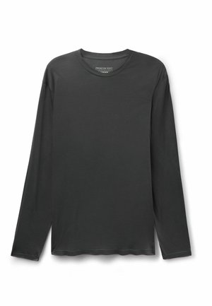 Tmavě šedé tričko s dlouhým rukávem a kulatým výstřihem, s hladkou texturou, zobrazené rozložené na bílem pozadí.