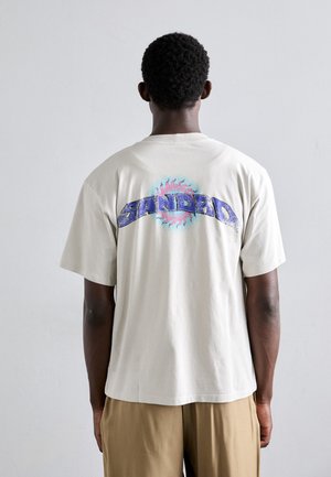SURF SUN TEE - T-shirts med print - vintage white