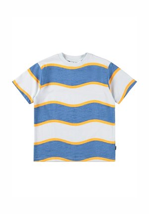 Camiseta de algodón con patrones de ondas en azul y blanco, acentuada con franjas amarillas. Manga corta, cuello redondo y ajuste relajado.