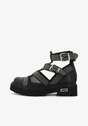 Cult SLASH - Sandali con plateau - black