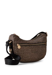 Sac hobo en matériau texturé noir et marron avec des zips dorés. Il dispose d'une poche zippée à l'avant et d'une sangle réglable. Forme compacte.