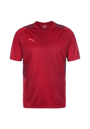 Rotes Puma-Sportshirt mit kurzen Ärmeln, versehen mit dunkelroten geometrischen Streifenmustern und Puma-Logo auf der rechten Brust.