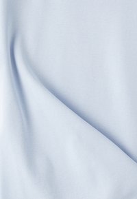 Tommy Hilfiger SLIM CODY - Basic T-shirt - breezy blue