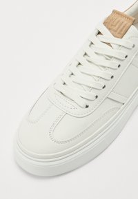 Kennel + Schmenger DIVE - Joggesko - white/beige