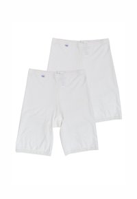 Shorts bianchi in cotone con bordino in pizzo all'orlo, dotati di una cintura elastica e di un'etichetta all'interno. Due pezzi esposti insieme.