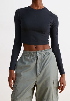 Long sleeved top - black