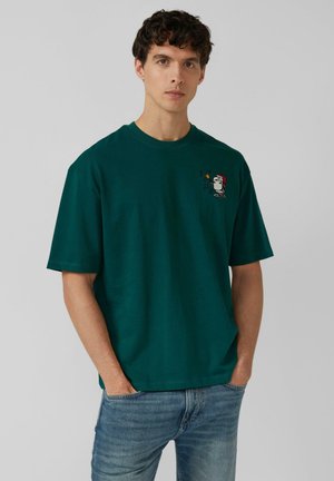 T-shirt print - tannengrün