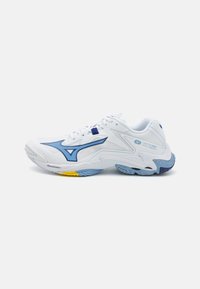 Unselected, white/bellwether blue/bel air blue