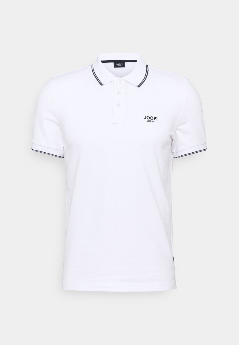 Polo blanc à manches courtes avec des doubles rayures noires sur le col et les bords des manches, et logo "JOOP! JEANS" sur le côté gauche de la poitrine.