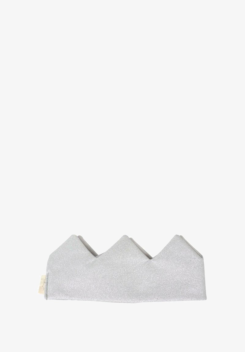 Corona di tessuto argento con tre punte, caratterizzata da una texture scintillante. Materiale morbido con un design semplice.