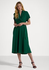 Lauren Ralph Lauren BELTED CREPE DRESS - Dienas kleita - deep emerald