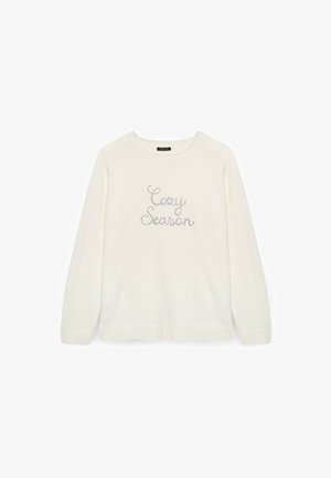 Maglione bianco con collo rotondo e maniche lunghe. Presenta la scritta "Cozy Season" ricamata in grigio corsivo sul petto. Texture morbida.