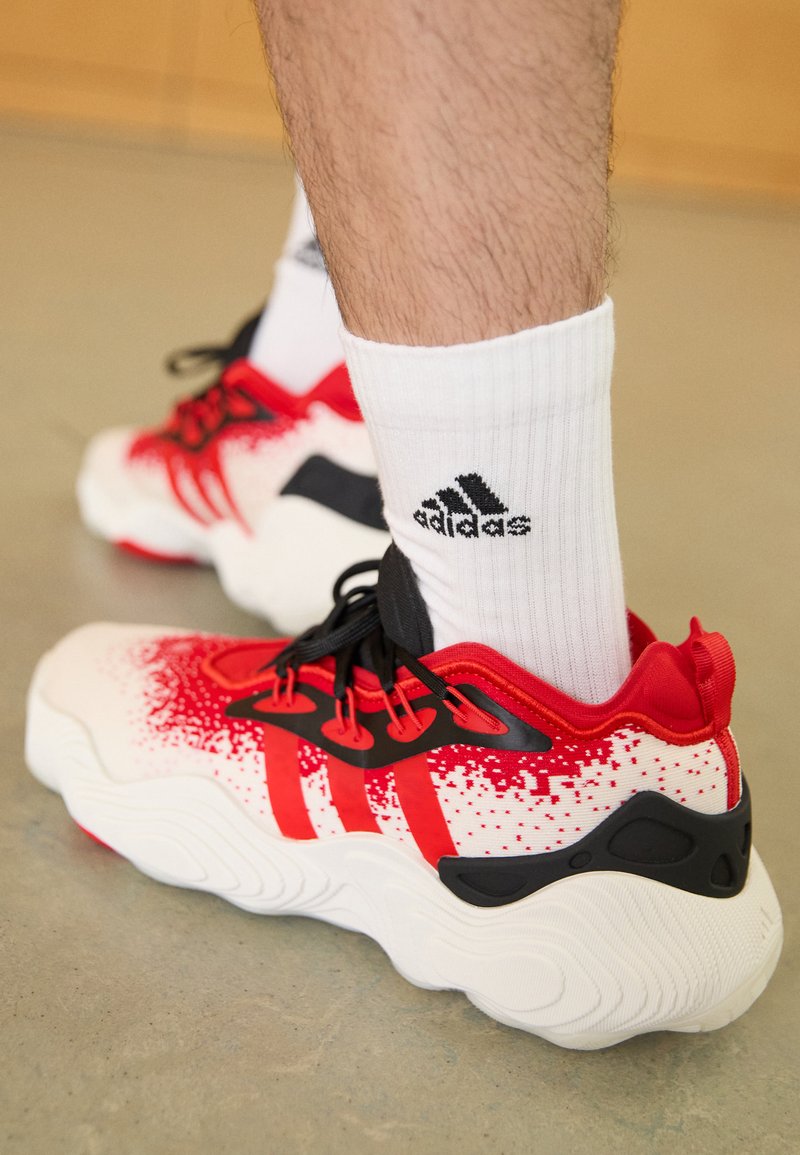 adidas Performance TRAE 3 - Basketball shoes - off white/vivid red/core black/off-white - Zalando.ie adidas Performance TRAE 3 - Basketball shoes - off white/vivid red/core black/off-white - Zalando.ie